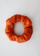 Load image into Gallery viewer, O&amp;O Scrunchie
