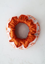 Load image into Gallery viewer, O&amp;O Lace Scrunchie
