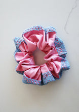Load image into Gallery viewer, P&amp;B Scrunchie
